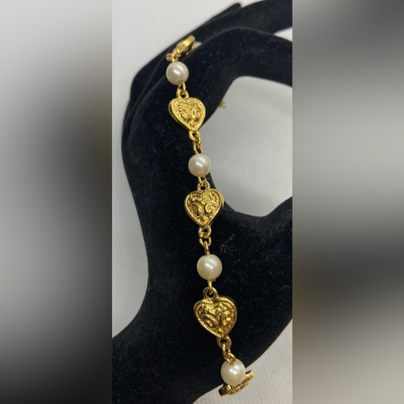 Avon Vintage 1994 Pearly Heart Bracelet - Picture 2 of 2